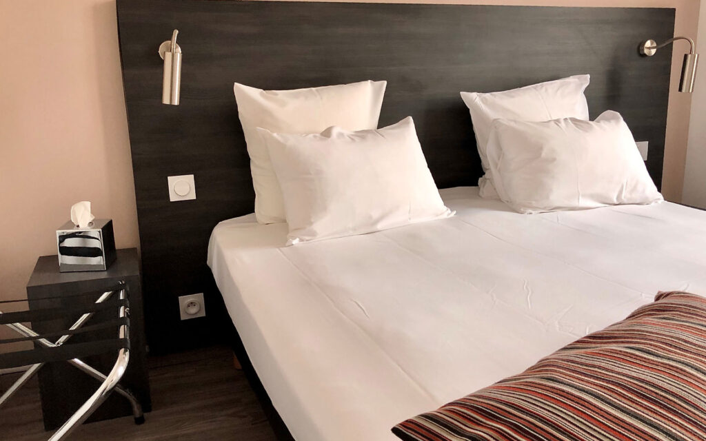 hotel saint-louis aigues-mortes chambre